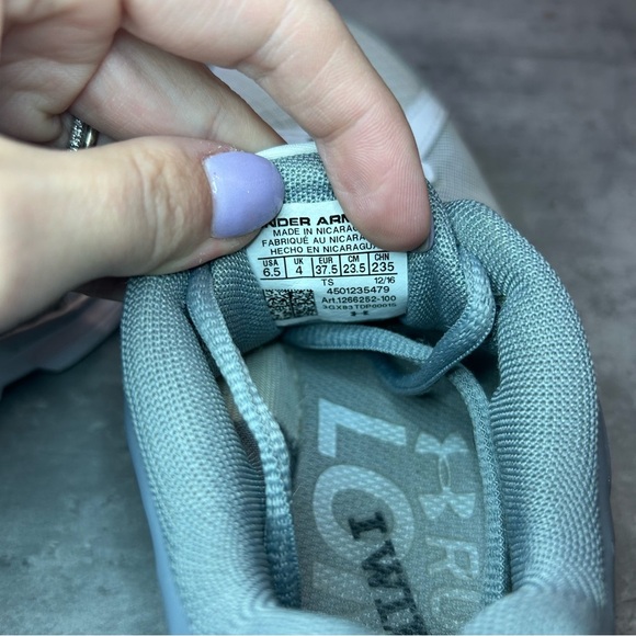 Under Armour Assert 6 Running Shoes 1266252-100 Womens sz 6.5 - grey - Picture 6 of 6